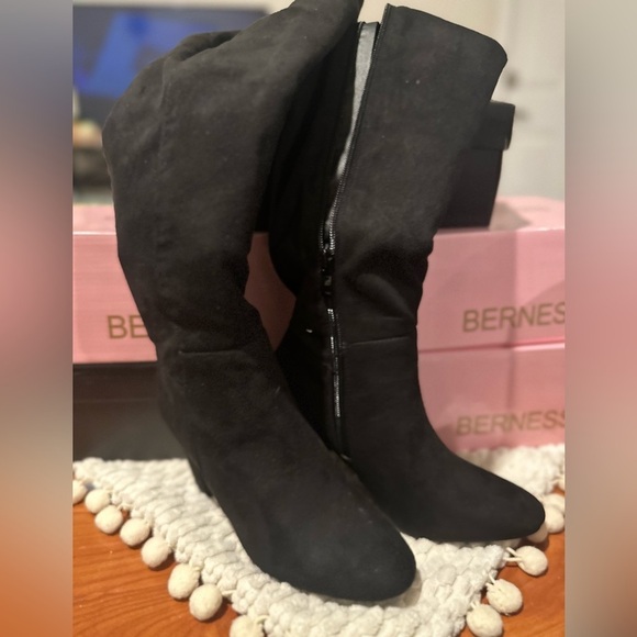 NWT Top Moda's Luxurious Knee High Boots - Size 5.5 - Picture 6 of 10